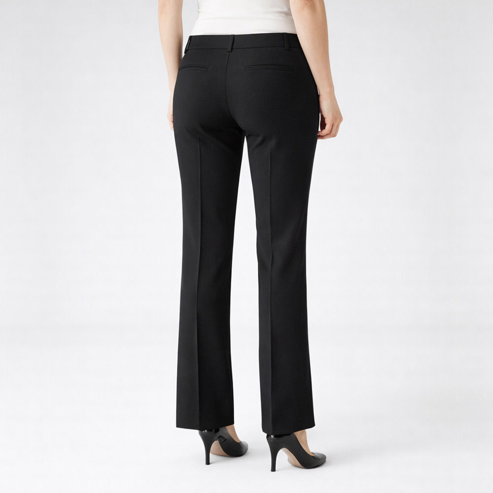 Damenhüfthose-Ohne Bundfalte ,ohne Taschen mit Abnäher,gerade geschnitten.